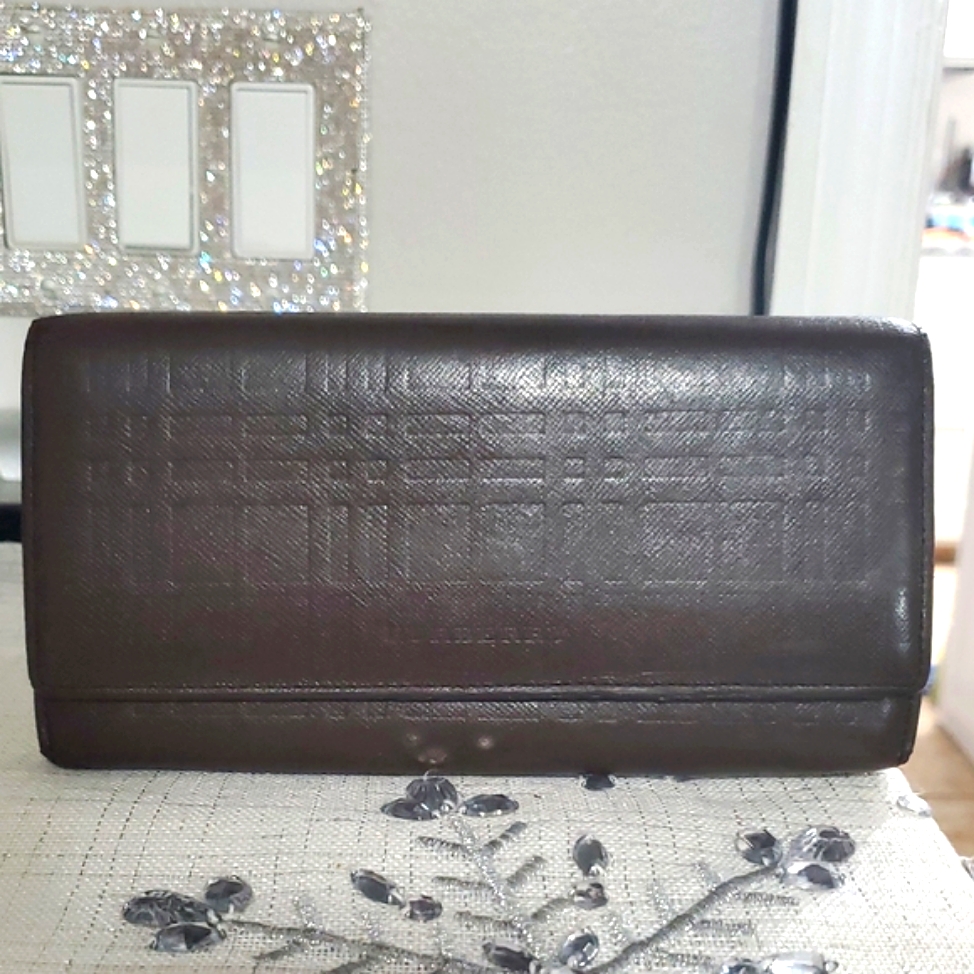 Burberry Brown Nova Check Embossed Saffiano Leather Bi-Fold Zip Long Wallet.